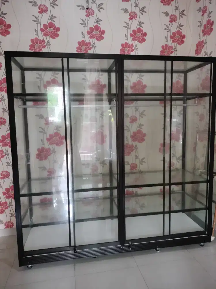 Estalase Kaca + Alumunium