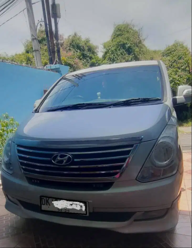 Dijual Hyundai H1 CRDI Diesel AT tipe Royale tahun 2014