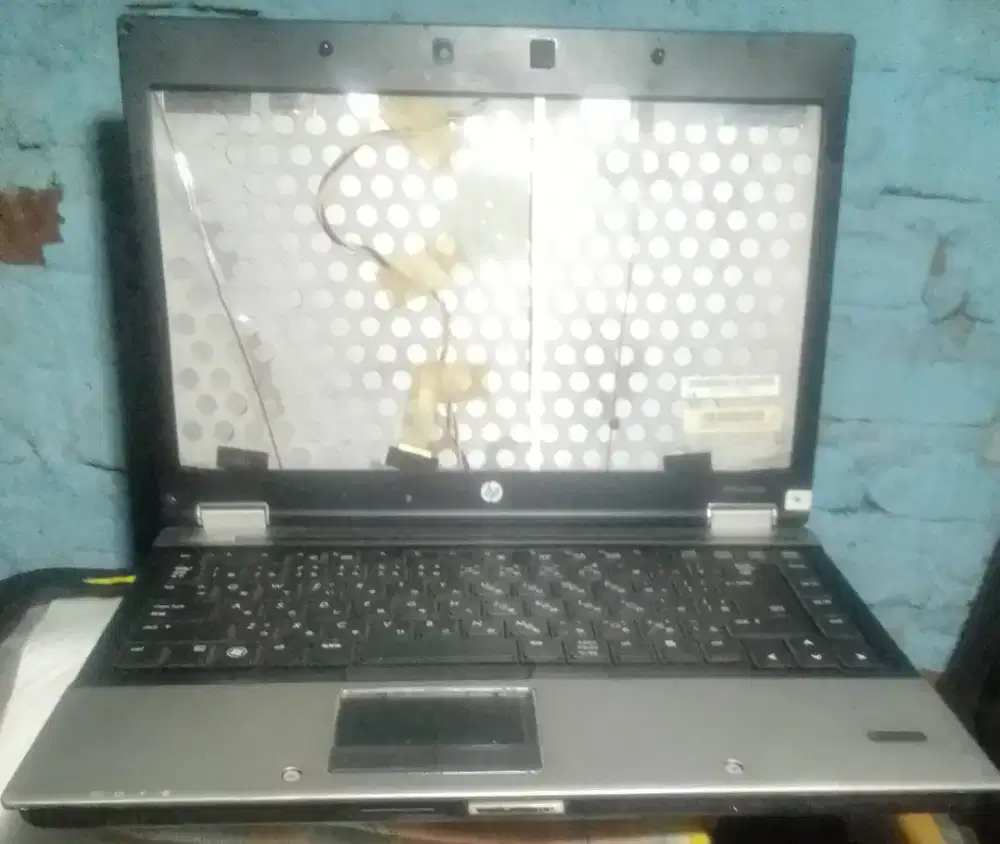 Laptop Hp Core i5 layar 14