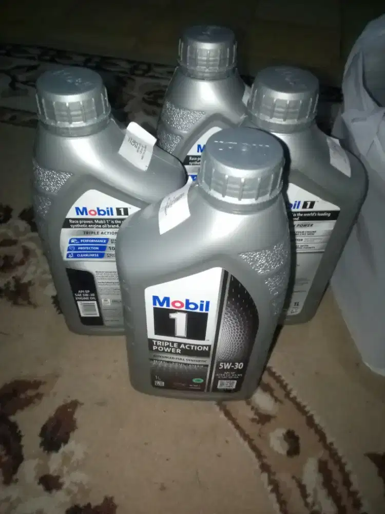 Oli mobil1 SAE 5_30 masih segel 4 botol