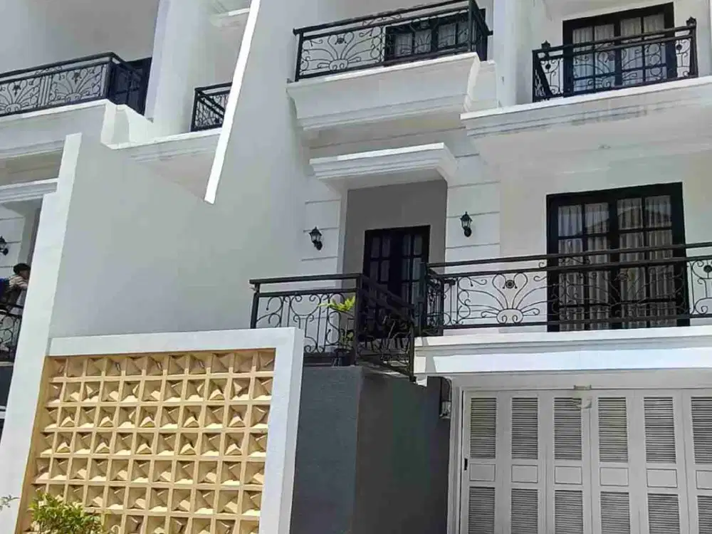DISEWAKAN RUMAH 3 LANTAI DEKAT SILOAM HOSPITAL AN