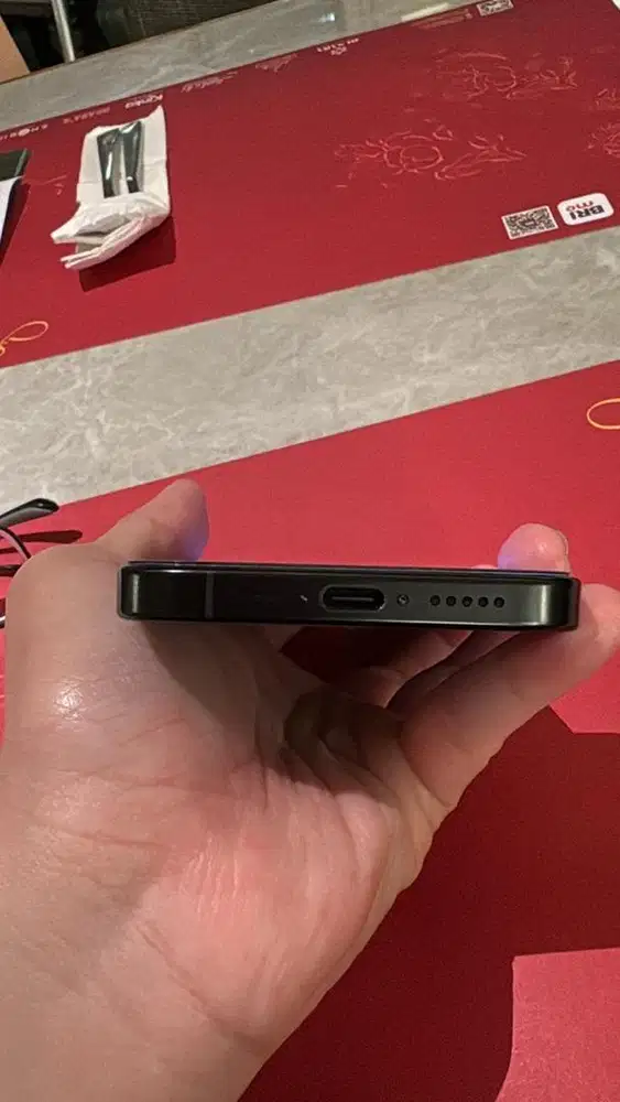 Iphone 16 pro Ibox 128 GB Black Garansi ON