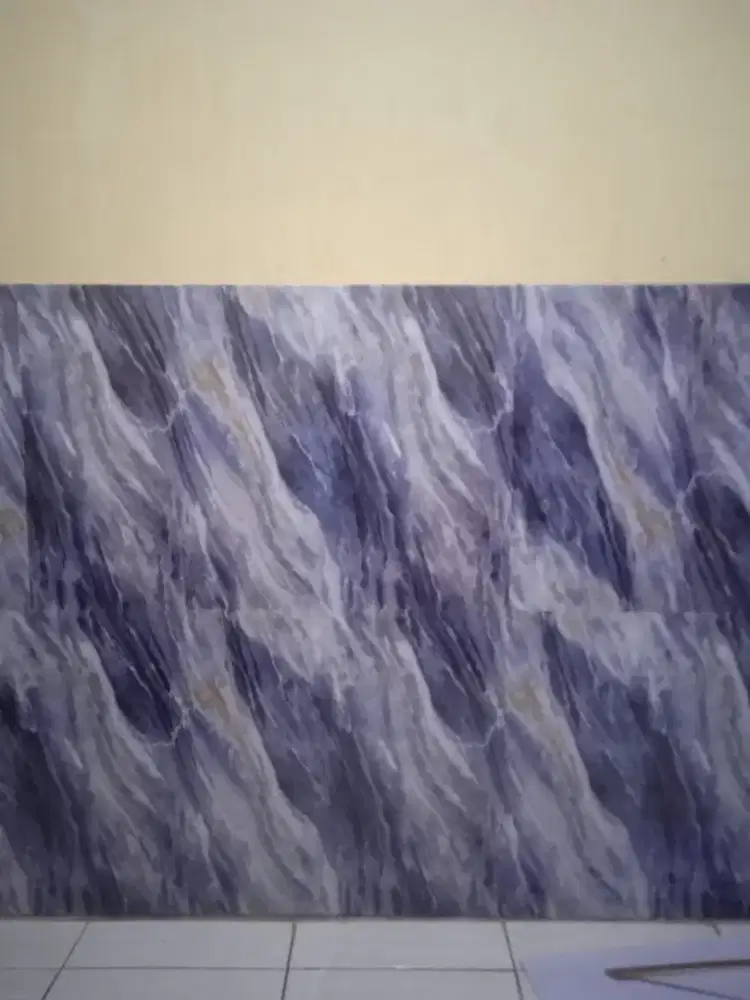 Stiker dinding jasa pariasi