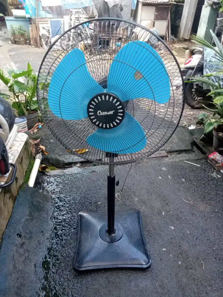 Kipas angin cosmos 16 inci