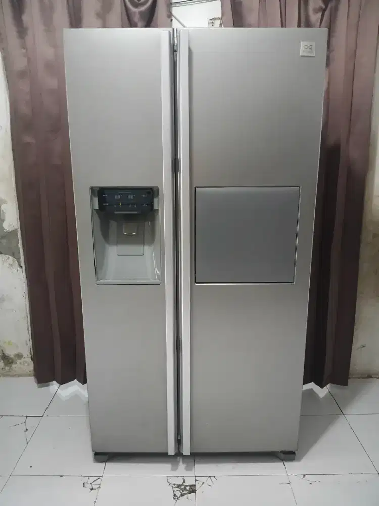 Dijual kulkas side by side ada ice maker