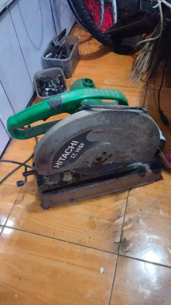 Pemotong Besi HITACHI CC14ST Cut Off Machine