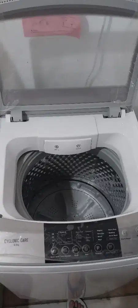 Mesin cuci Electrolux Cyclonic Care 9,5 kg