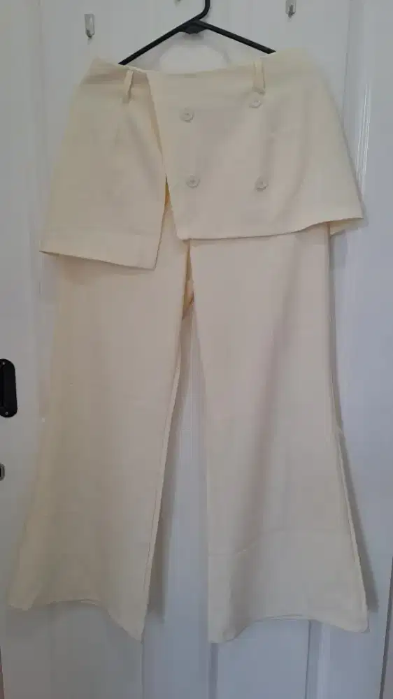 Celana Bangkok Cream wanita