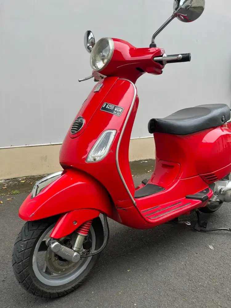Piaggio Vespa LX125 karbu