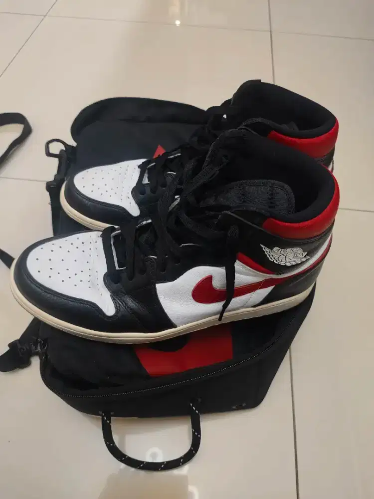 Sepatu Air Jordan retro 1