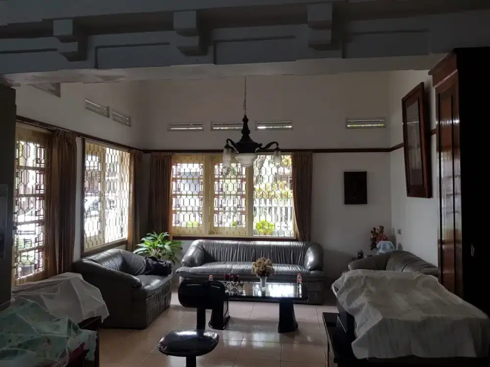 Rumah Belanda Heritage C di Sayap Riau