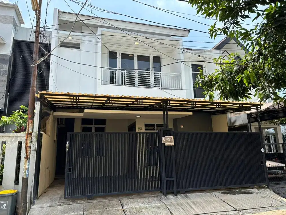 Rumah 2 lantai, sudah di renovasi, Puri Flamboyan Rempoa