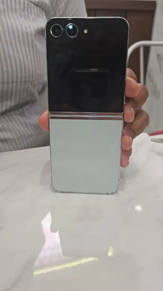 Samsung Z flip 5 8/256