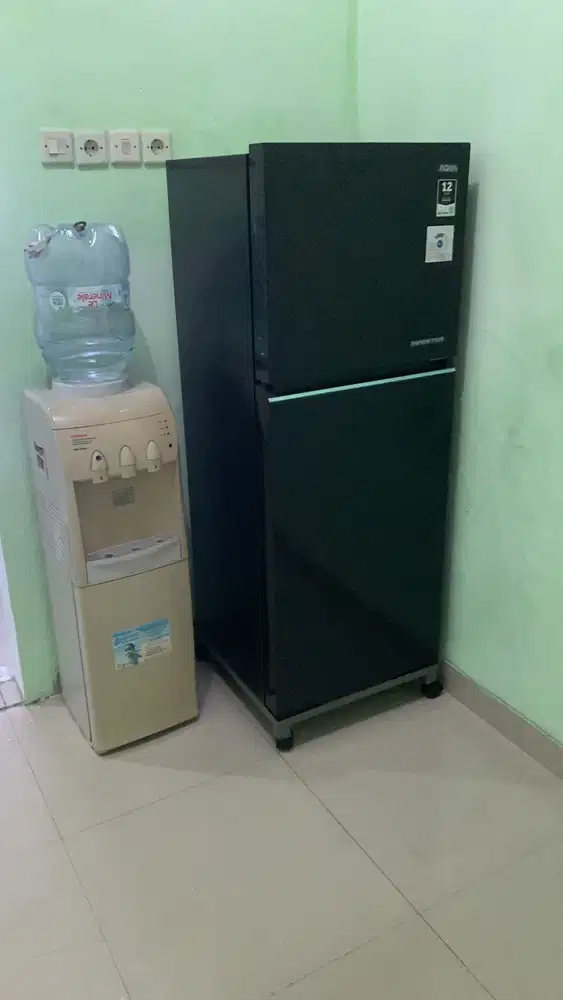 Kulkas Aqua Inverter