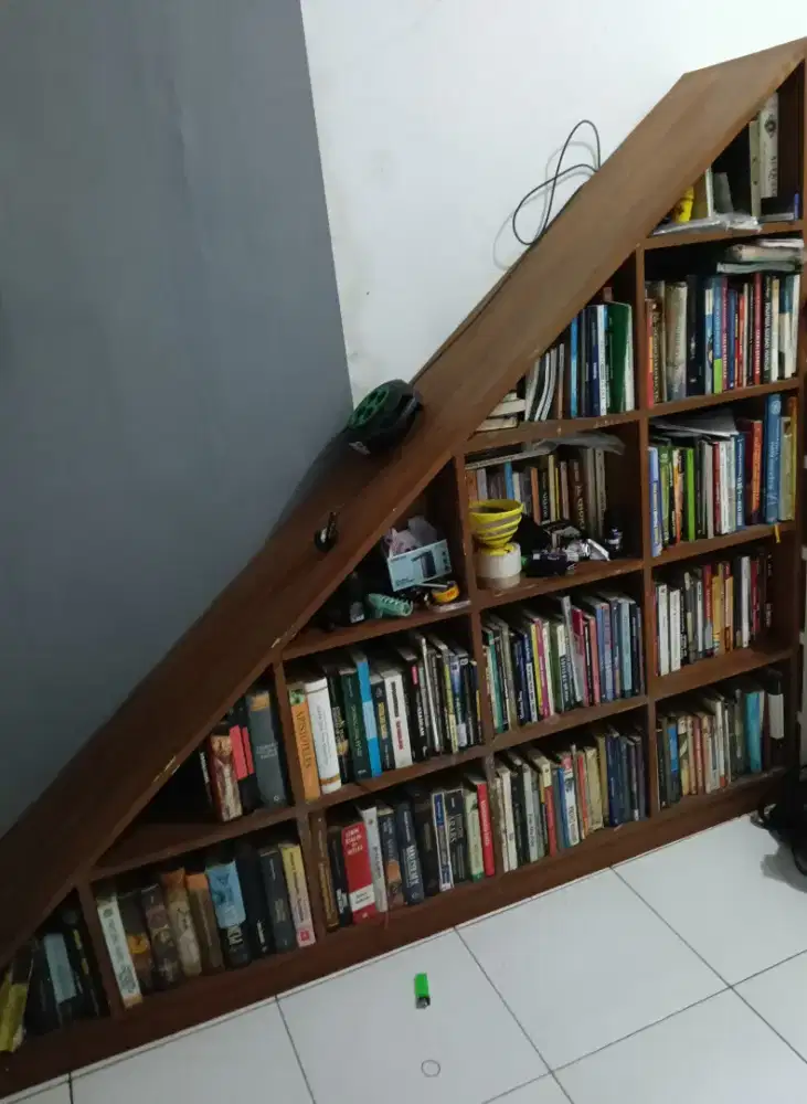 Rak buku estetik kayu jati (L:205, T:170)