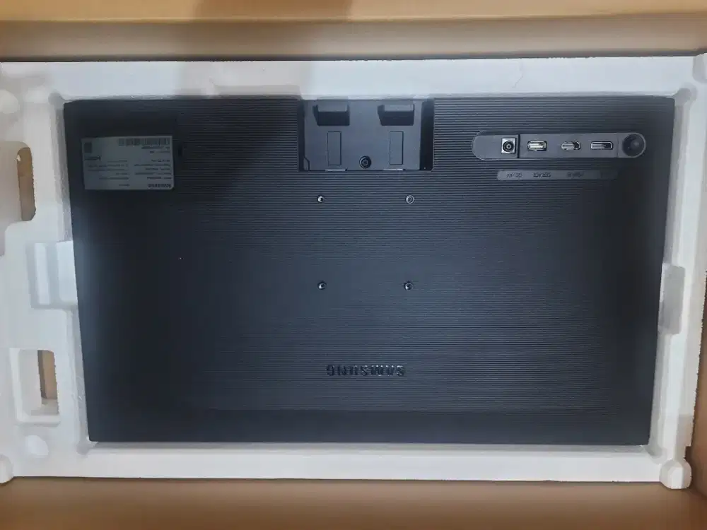 Monitor samsung esential s3 24inc