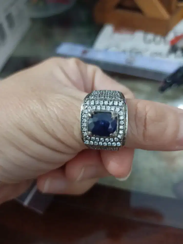 cincin blue Sapphire