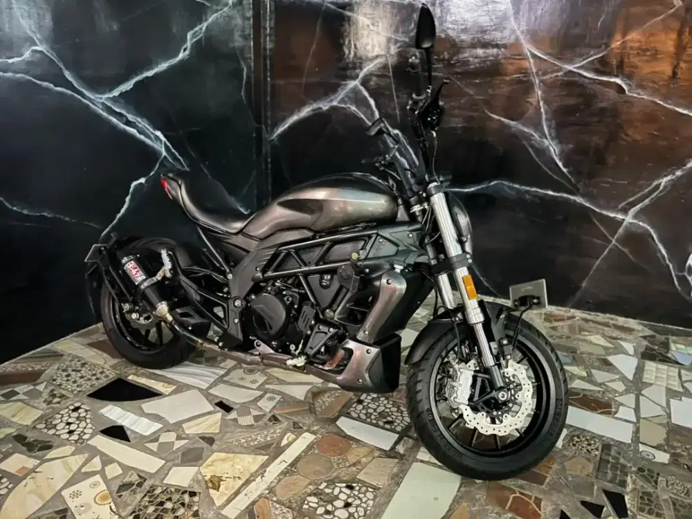 Benelli 502 cc Moge Cruiser like new