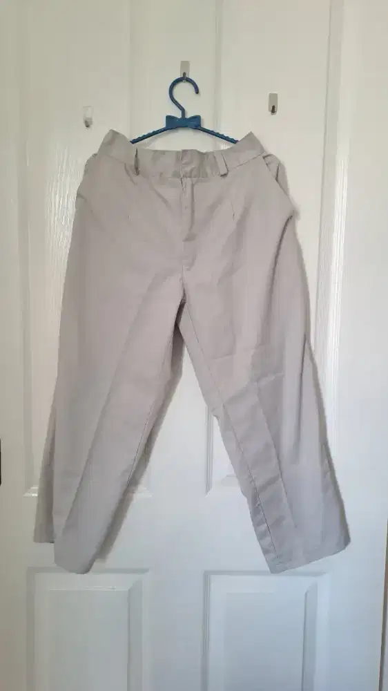 Celana bahan Loose Pants Cream Petite