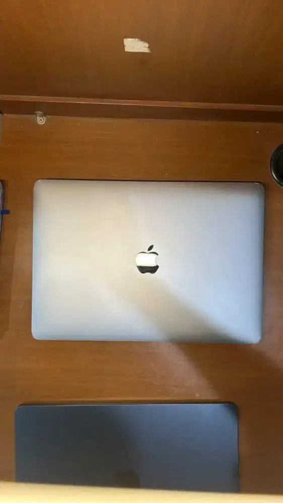 Macbook Pro 13inch  2020 intel i5