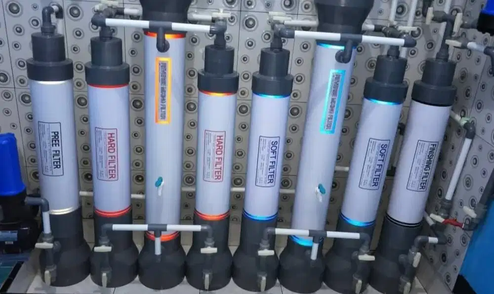 Mesin filter air minum isi ulang