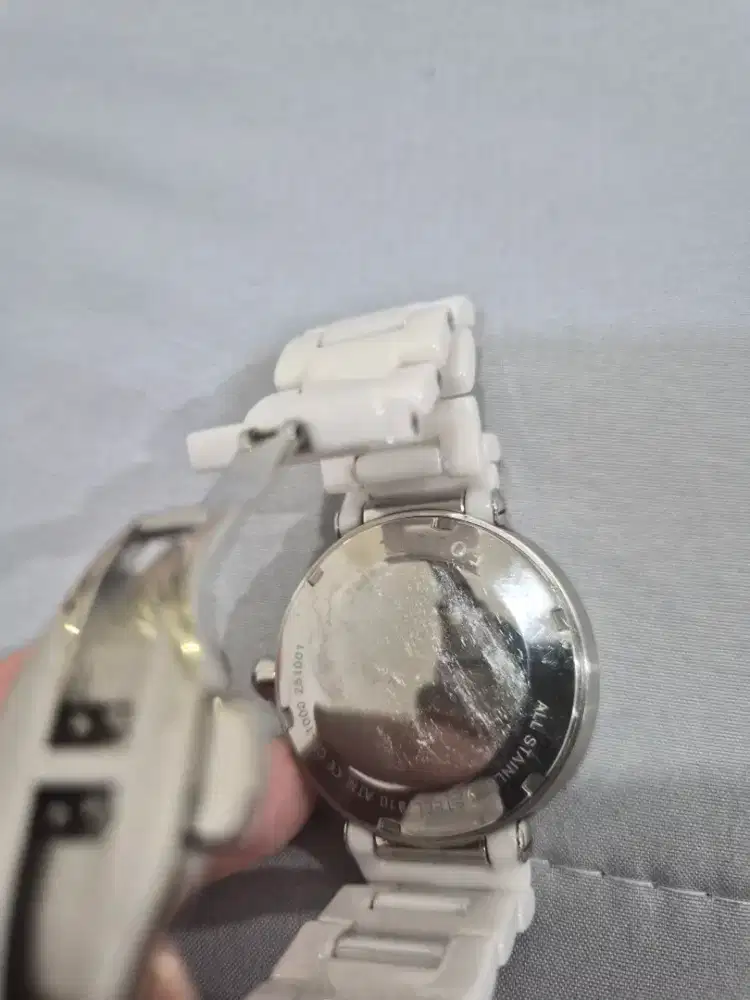 Jam tangan wanita