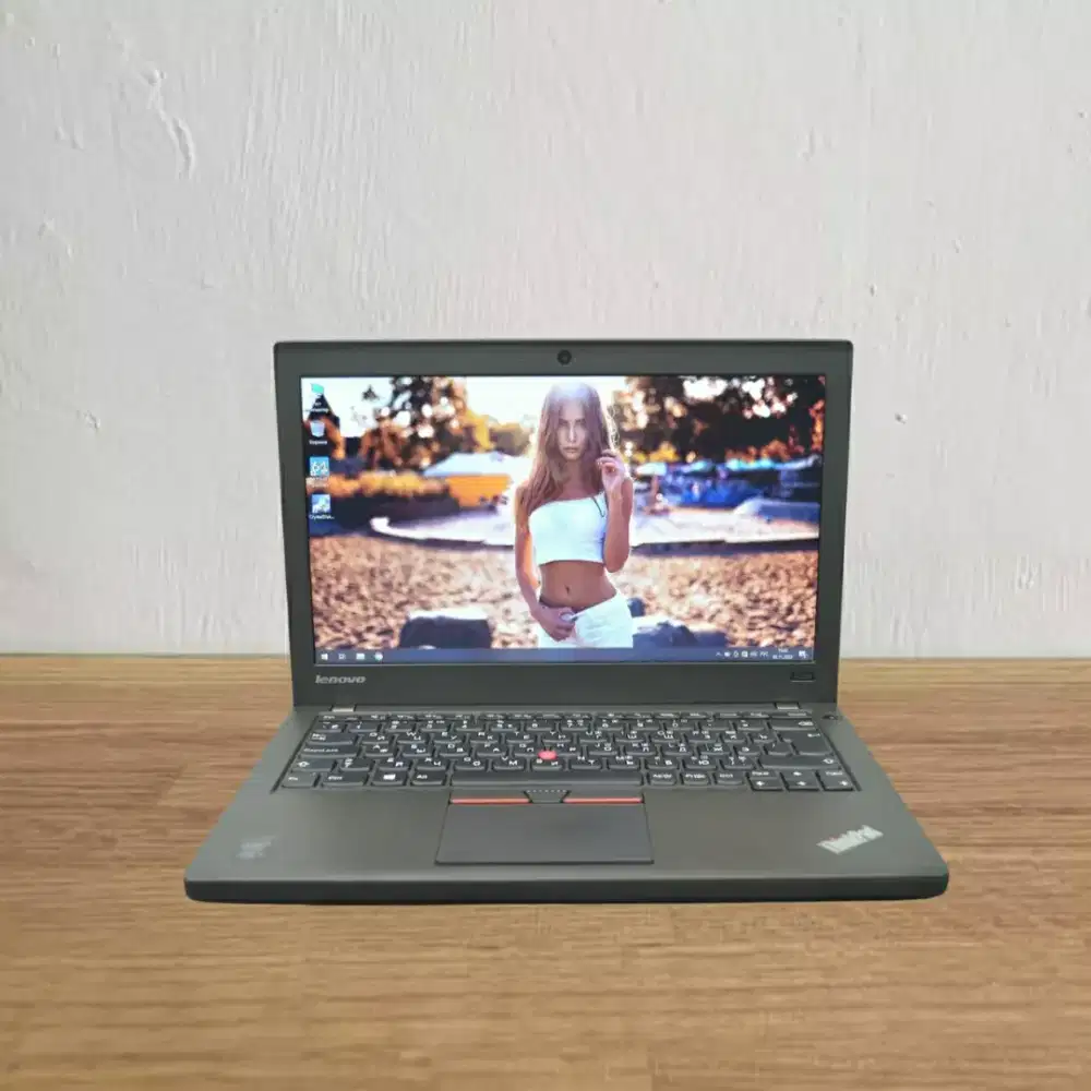 Lenovo Thinkpad x250 i5 ram 8gb • 256gb hitam kondisi baru  .