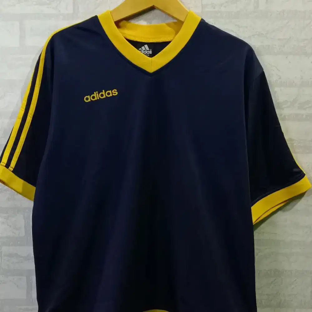 Kaos Adidas Thrift/Second