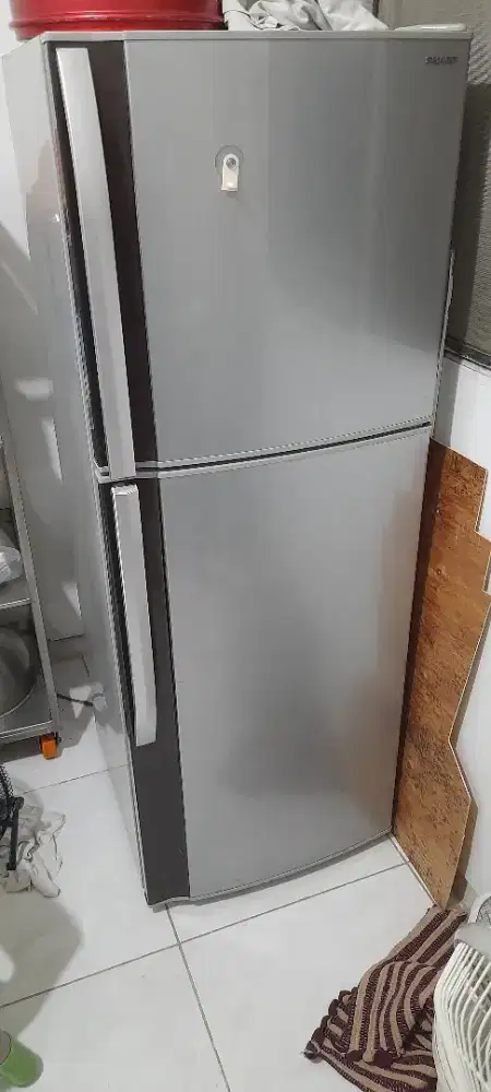 Kulkas 2 pintu sharp