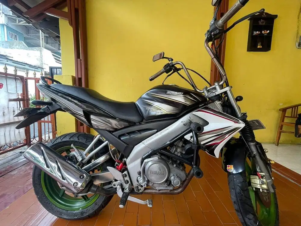 Motor Modifikasi Yamaha Vixion Old Hitam Tahun 2009
