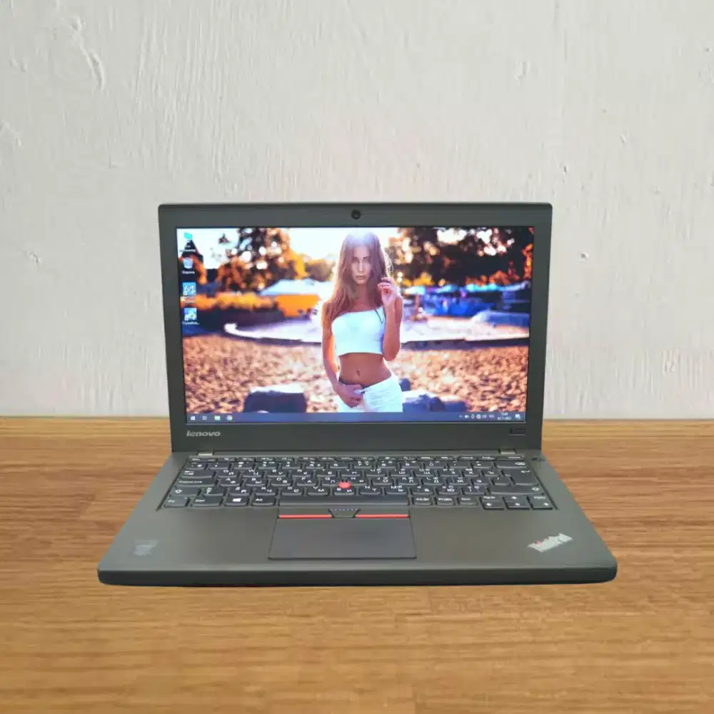 Lenovo Thinkpad x250 i5 ram 8gb • 256gb hitam kondisi baru  ..