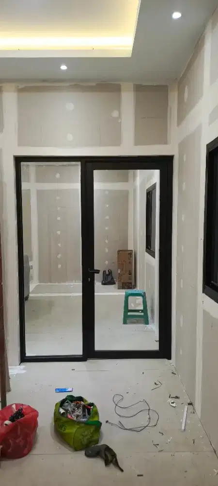 Partisi kaca frame aluminium