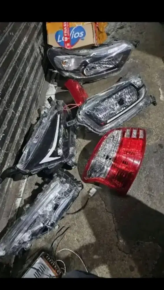 Jual beli headlamp mobil copotan ori