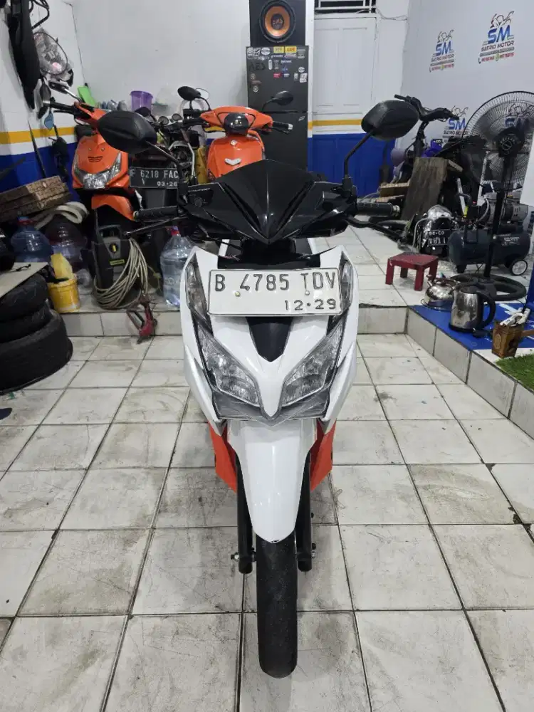 DIJUAL CASH HONDA VARIO KZR 125 CBS THN 2014 PAJAK IDUP SIAP PAKAI