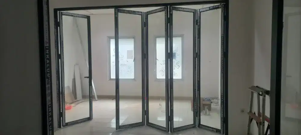 Pintu lipat aluminium