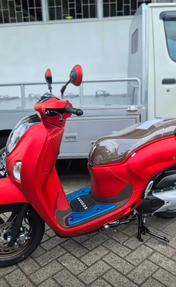 HONDA SCOOPY PRESTIGE RED