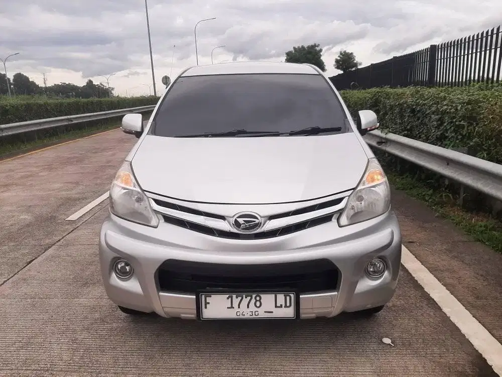Avanza Xenia 2014 DP 15 jt