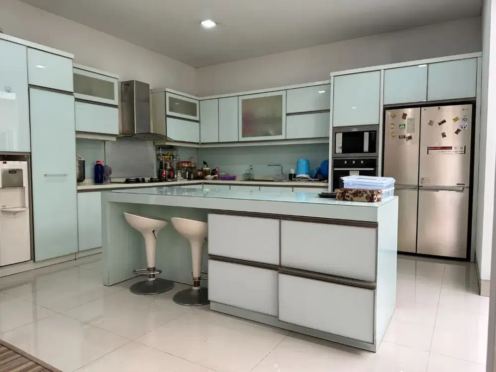 DIJUAL CEPAT RUMAH 5 LANTAI  DI JELAMBAR ROSELLA