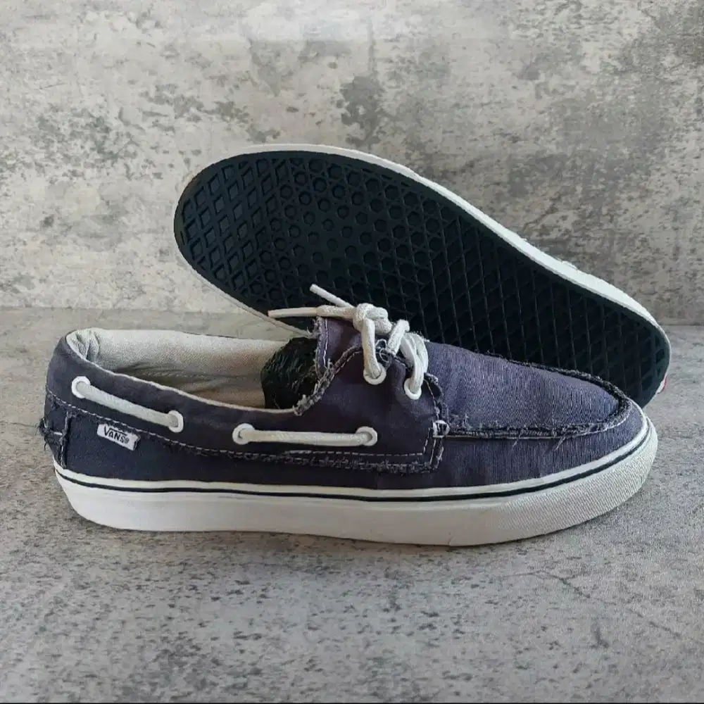 Vans Chukka Del Barco / Vans Sepatu Sneakers Model Classic Navy Blue