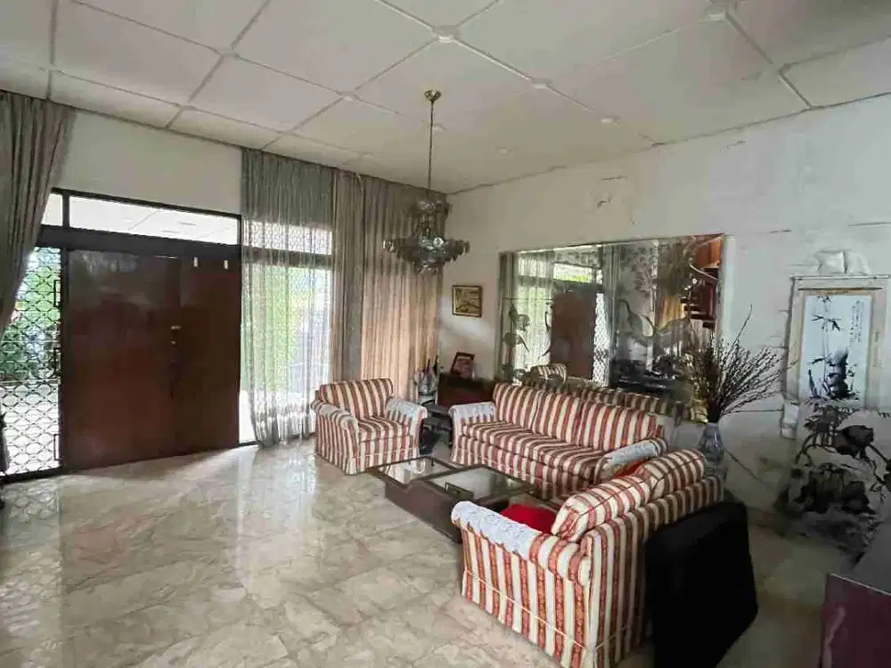 Dekat GBK, Dijual Rumah Siap Huni di Permata Hijau Jakarta Selatan