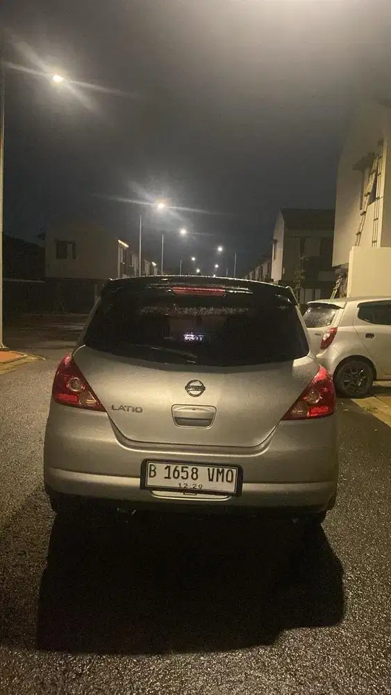 Nissan latio hatchback 2008-2009