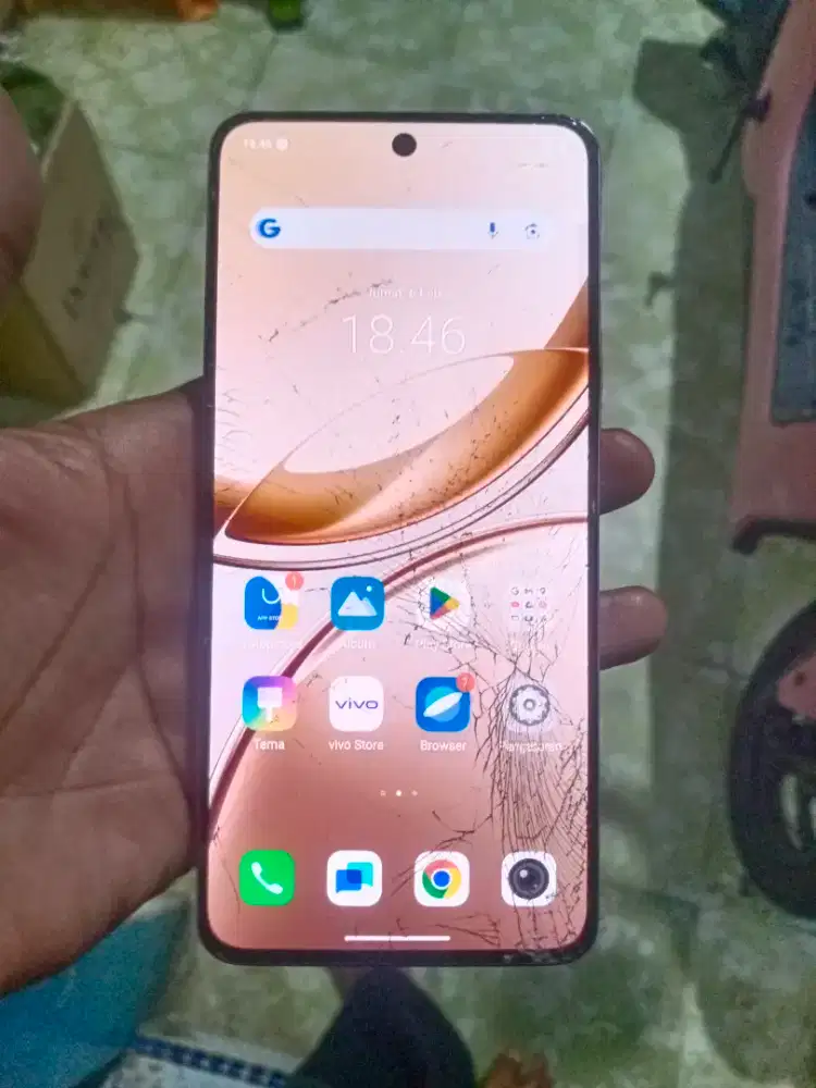 Vivo v50 minus retak banyak
