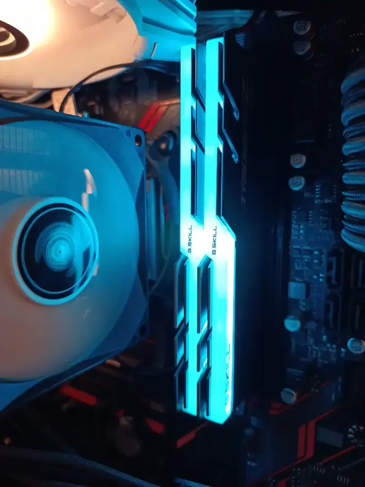 RAM 16GB DDR4 3200 GSKILL TRIDENT Z RGB