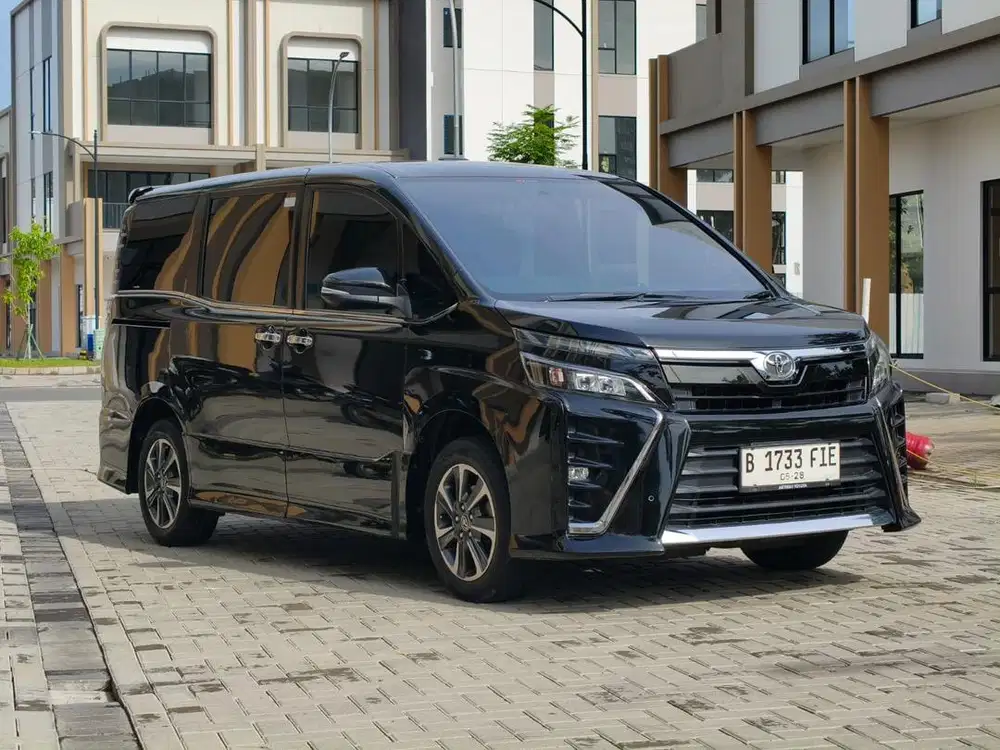 [TDP 15jt] Toyota Voxy 2.0 AT 2018