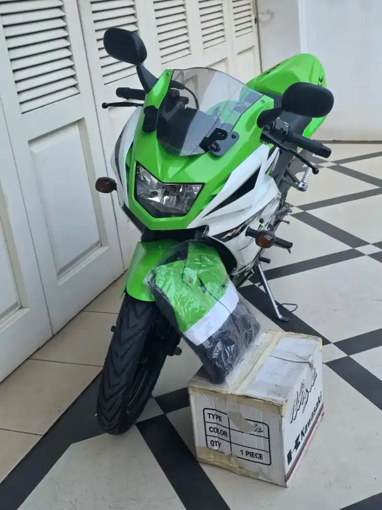 Kawasaki ninja rr anniversary 2014 km 8 ribu gress like new