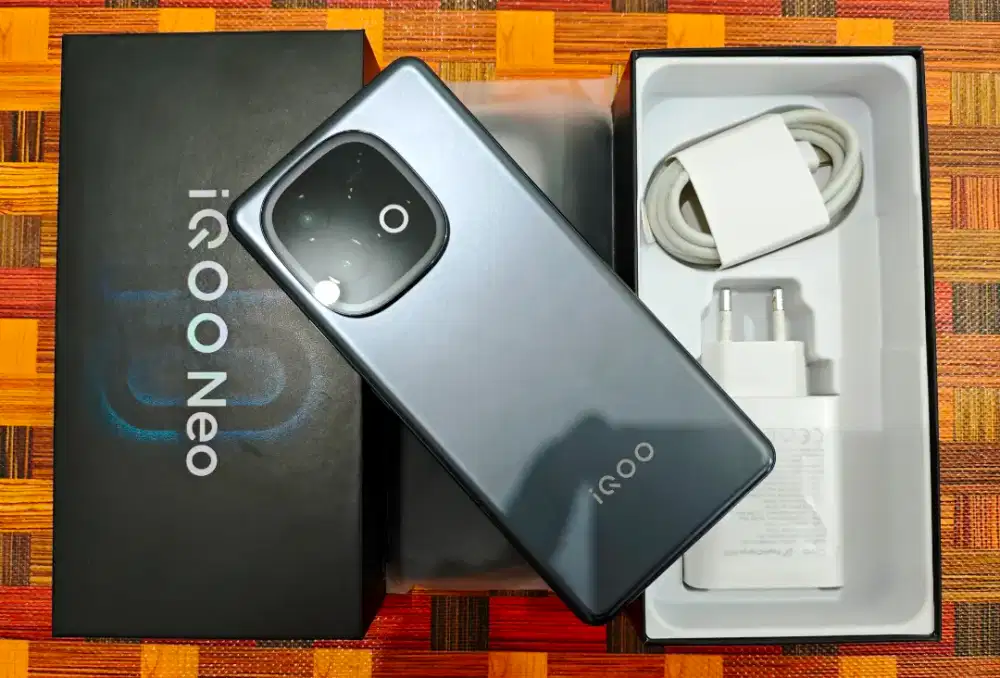 Iqoo Neo 10 5G 8+8/256 Gb 100% Garansi resmi 22 Feb 2027 bisa TT/BT