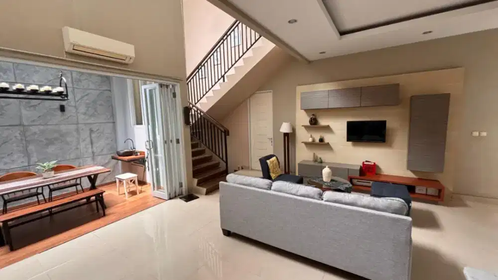 Dijual Rumah Delatinos BSD – 2 Lantai, SHM, Semi Furnished