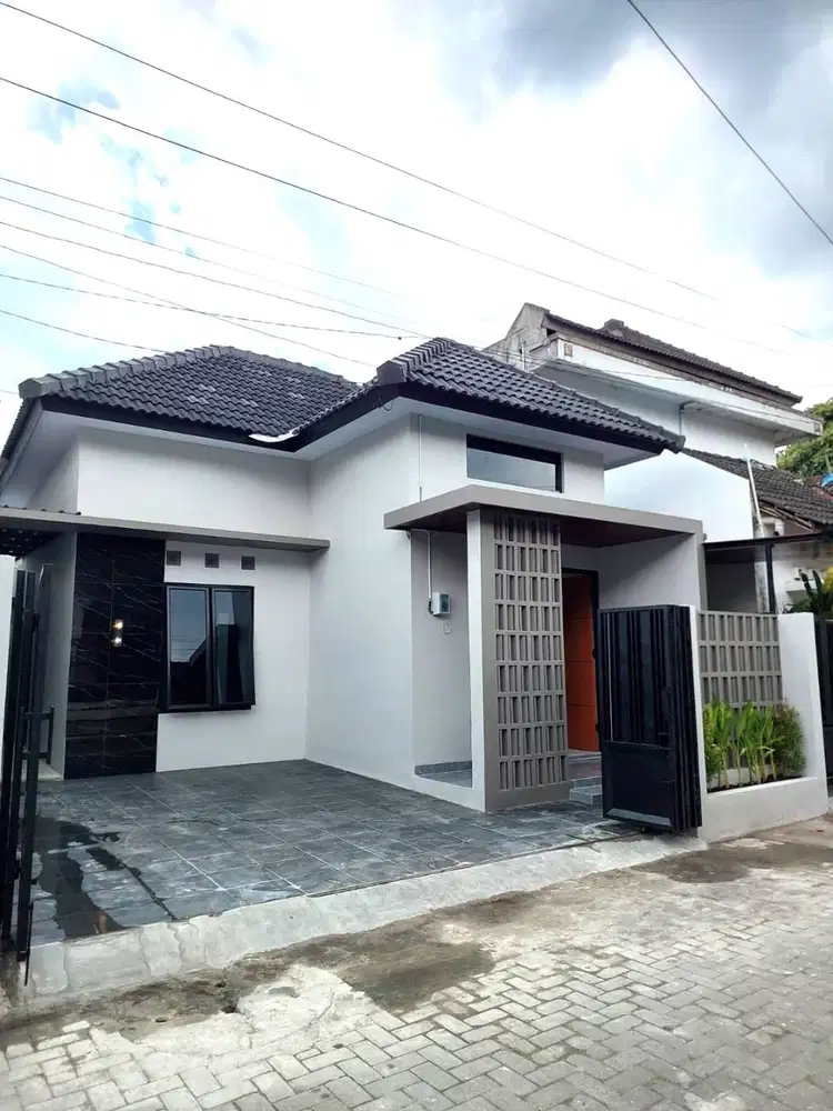 Rumah Strategis Siap Huni dekat Jalan Raya Kadisoka