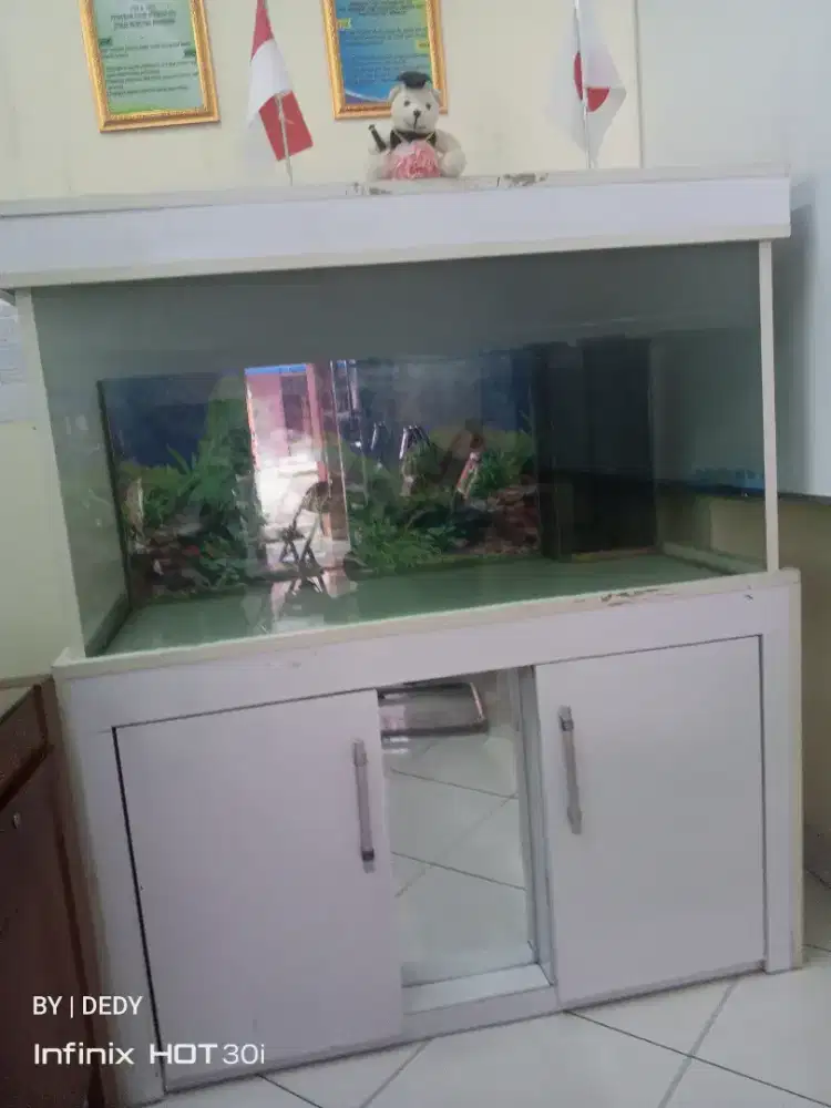 Dijual aquarium P:120 cm L:60 cm T: 150 cm  Tebal :1 cm