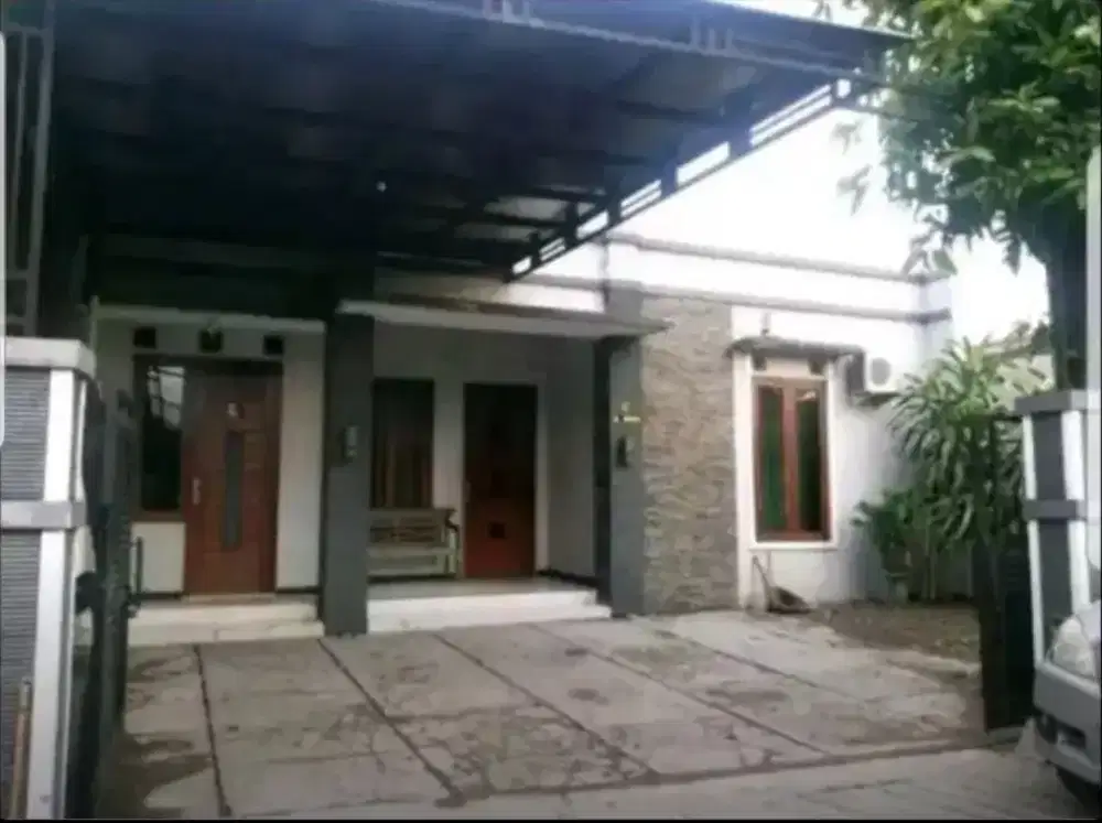 Disewakan Rumah Full Perabot/Furnished Tengah Kota Solo Surakarta